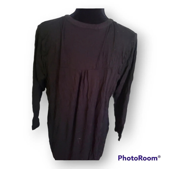 Simply Emma black pleated front top. - Picture 2 of 7